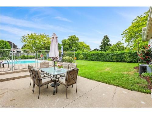 4934 Drake Avenue, Beamsville, ON - Outdoor With In Ground Pool