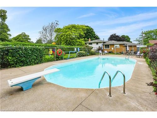 4934 Drake Avenue, Beamsville, ON - Outdoor With In Ground Pool With Backyard