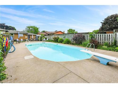 4934 Drake Avenue, Beamsville, ON - Outdoor With In Ground Pool With Backyard