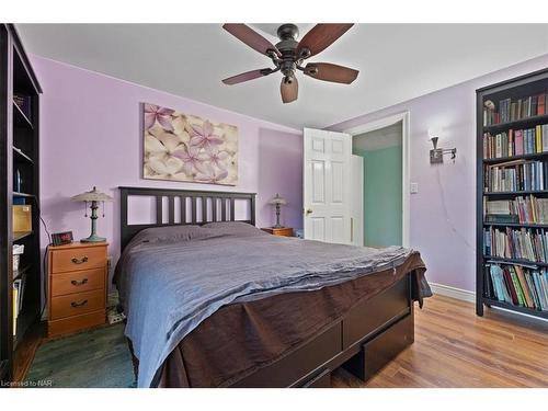 4872 Regional Road 20 Road, West Lincoln, ON - Indoor Photo Showing Bedroom