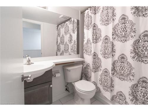 506-77 Lombard Street, Toronto, ON - Indoor Photo Showing Bathroom