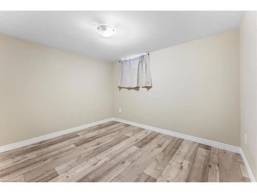 62 Whyte Avenue N, Thorold, ON - Indoor Photo Showing Other Room