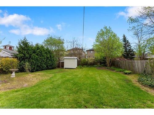 62 Whyte Avenue N, Thorold, ON - Outdoor With Backyard