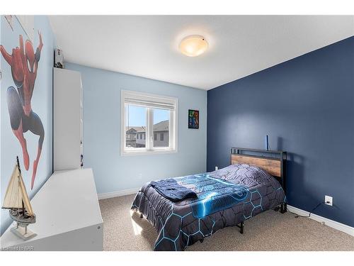17 Severino Circle, Smithville, ON - Indoor Photo Showing Bedroom