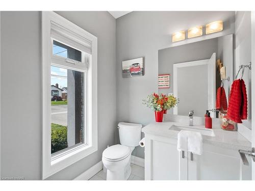 10 Leeson Street, St. Catharines, ON - Indoor Photo Showing Bathroom
