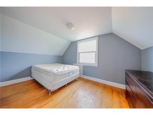 9 Beard Place, St. Catharines, ON - Indoor Photo Showing Bedroom