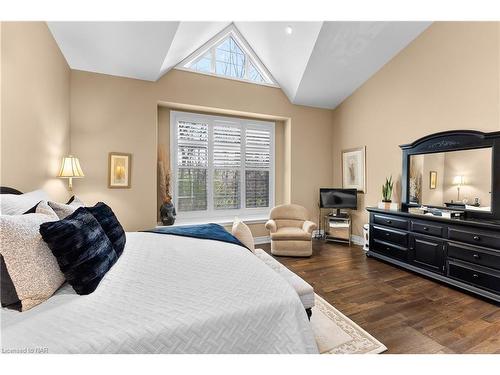 43-3232 Montrose Road, Niagara Falls, ON - Indoor Photo Showing Bedroom