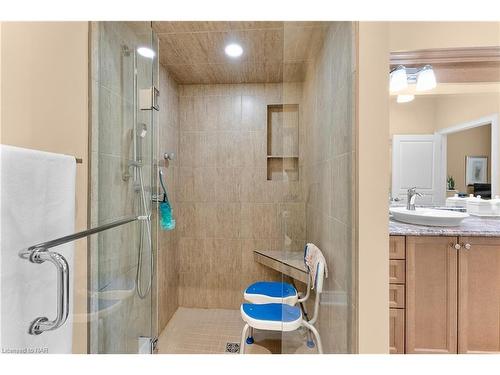 43-3232 Montrose Road, Niagara Falls, ON - Indoor Photo Showing Bathroom