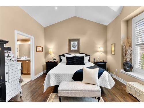 43-3232 Montrose Road, Niagara Falls, ON - Indoor Photo Showing Bedroom