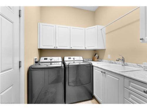 43-3232 Montrose Road, Niagara Falls, ON - Indoor Photo Showing Laundry Room