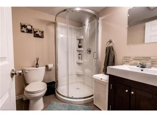 56 Juneberry Road, Thorold, ON - Indoor Photo Showing Bathroom