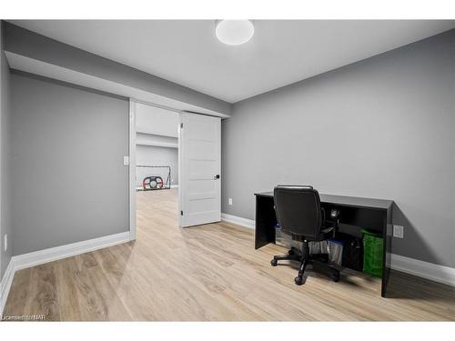 134 Lametti Drive, Fonthill, ON - Indoor Photo Showing Other Room
