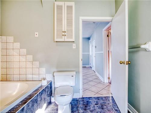 11 Hazel Street, St. Catharines, ON - Indoor Photo Showing Bathroom