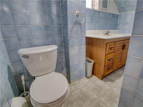 11 Hazel Street, St. Catharines, ON - Indoor Photo Showing Bathroom