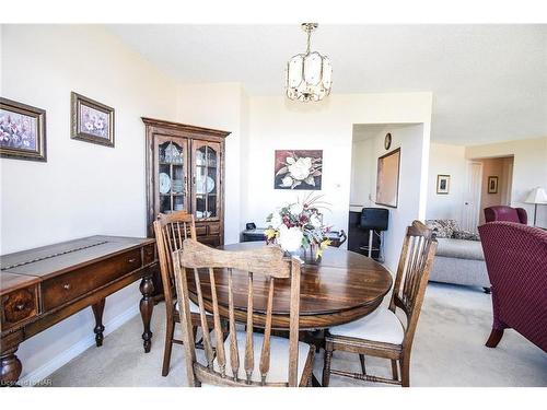 1001-7 Gale Crescent, St. Catharines, ON - Indoor Photo Showing Dining Room