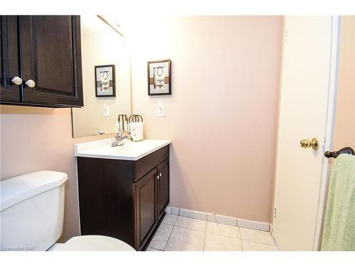 1001-7 Gale Crescent, St. Catharines, ON - Indoor Photo Showing Bathroom