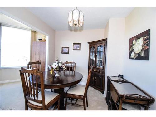 1001-7 Gale Crescent, St. Catharines, ON - Indoor Photo Showing Dining Room