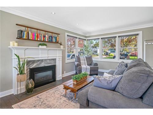 1 Sunnyside Drive, St. Catharines, ON - Indoor Photo Showing Living Room With Fireplace