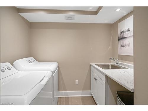 1 Sunnyside Drive, St. Catharines, ON - Indoor Photo Showing Laundry Room
