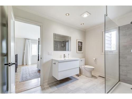 50672 Green Road S, Wainfleet, ON - Indoor Photo Showing Bathroom