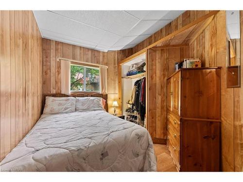 354 Forestview Road, Hastings Highlands, ON - Indoor Photo Showing Bedroom