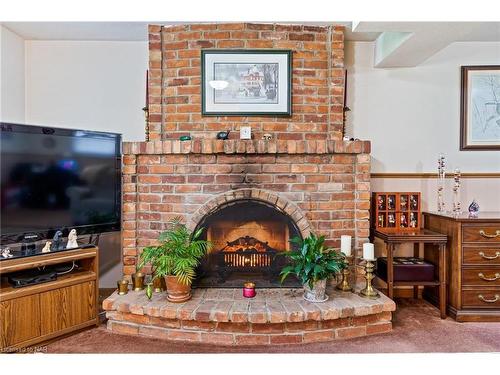 225 Anne Street, Niagara-On-The-Lake, ON - Indoor Photo Showing Living Room With Fireplace