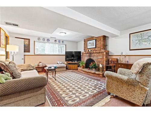 225 Anne Street, Niagara-On-The-Lake, ON - Indoor Photo Showing Living Room With Fireplace