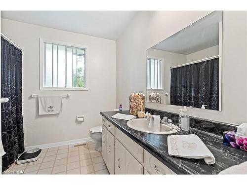 225 Anne Street, Niagara-On-The-Lake, ON - Indoor Photo Showing Bathroom