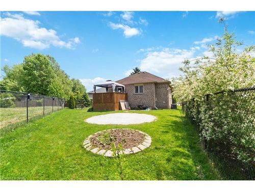 122 Madison Court W, Welland, ON - Outdoor With Backyard