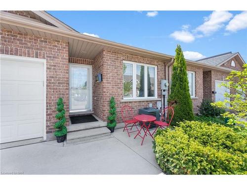 16 Bluegrass Crescent, St. Catharines, ON - Outdoor
