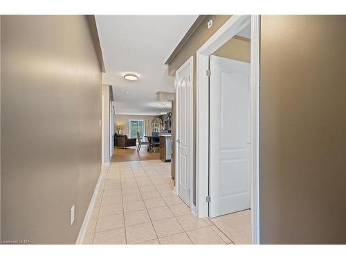 16 Bluegrass Crescent, St. Catharines, ON - Indoor Photo Showing Other Room