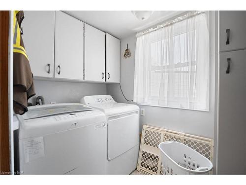 385 Hennepin Avenue, Welland, ON - Indoor Photo Showing Laundry Room