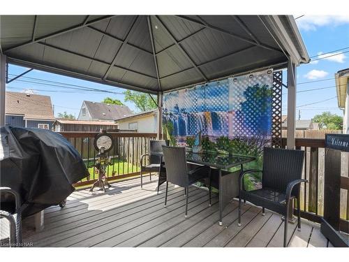 385 Hennepin Avenue, Welland, ON - Outdoor With Deck Patio Veranda With Exterior