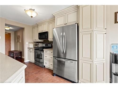 506-3 Towering Heights Boulevard, St. Catharines, ON - Indoor Photo Showing Kitchen