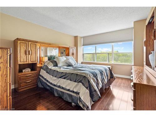 506-3 Towering Heights Boulevard, St. Catharines, ON - Indoor Photo Showing Bedroom