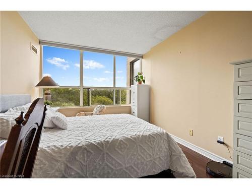 506-3 Towering Heights Boulevard, St. Catharines, ON - Indoor Photo Showing Bedroom