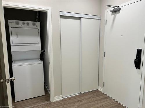 143-50 Herrick Avenue, St. Catharines, ON - Indoor Photo Showing Laundry Room