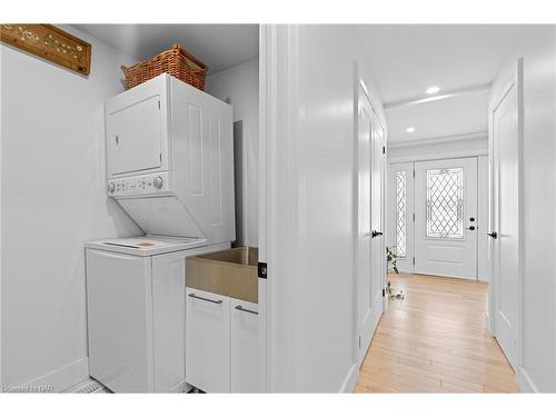 30 Parkview Avenue, Fort Erie, ON - Indoor Photo Showing Laundry Room