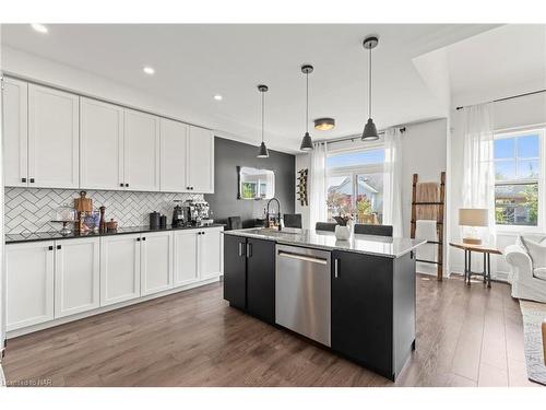 55 Paradise Grove, Niagara-On-The-Lake, ON - Indoor Photo Showing Kitchen With Upgraded Kitchen