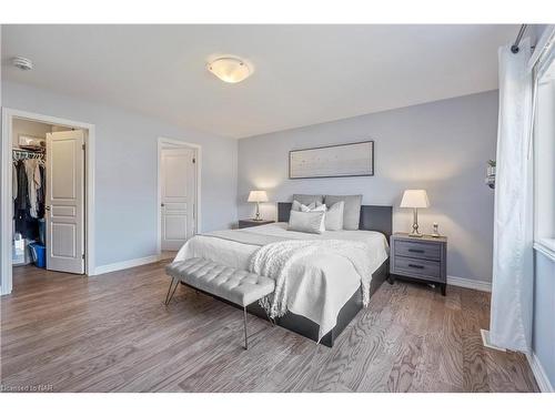 9349 Madison Crescent, Niagara Falls, ON - Indoor Photo Showing Bedroom