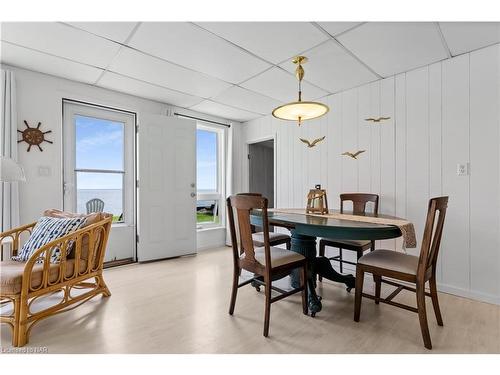 11143 Churchill Avenue, Wainfleet, ON - Indoor Photo Showing Dining Room