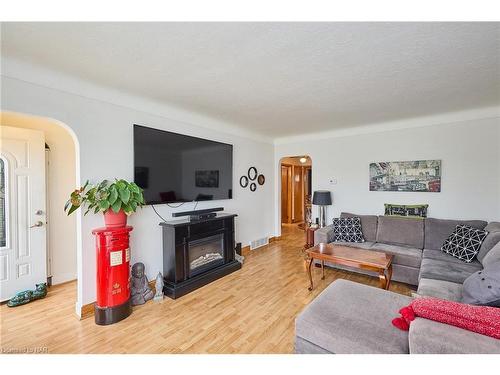 66 Rose Avenue, Thorold, ON - Indoor Photo Showing Living Room With Fireplace