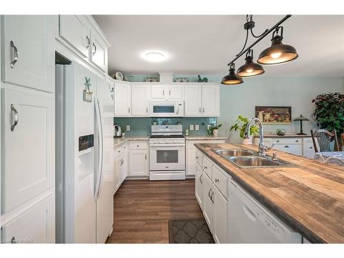 3545 Firelane 7, Port Colborne, ON - Indoor Photo Showing Kitchen With Double Sink