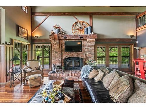 3111 Faywell Road, Thorold, ON - Indoor Photo Showing Living Room With Fireplace