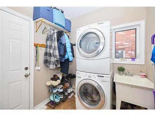 4085 Highland Park Drive, Lincoln, ON - Indoor Photo Showing Laundry Room