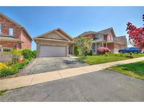 4085 Highland Park Drive, Lincoln, ON - Outdoor With Facade