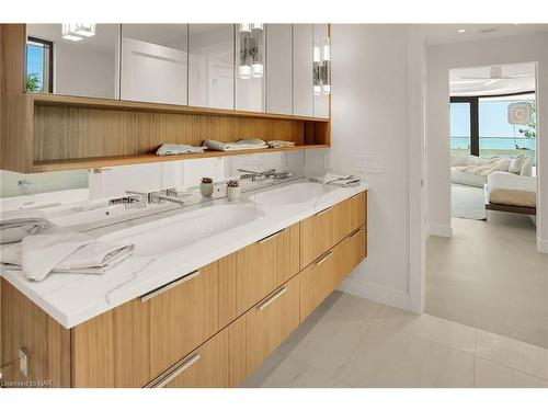 201-3823 Terrace Lane, Crystal Beach, ON - Indoor Photo Showing Bathroom