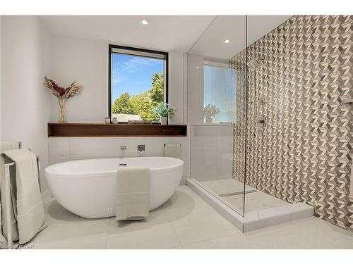 201-3823 Terrace Lane, Crystal Beach, ON - Indoor Photo Showing Bathroom