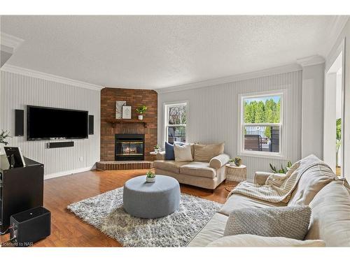 31 Bloomfield Trail, Richmond, ON - Indoor Photo Showing Living Room With Fireplace