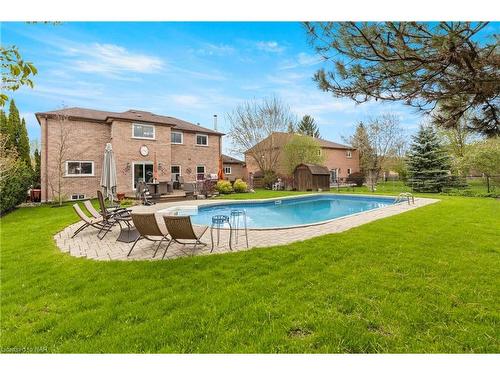 31 Bloomfield Trail, Richmond, ON - Outdoor With In Ground Pool With Backyard